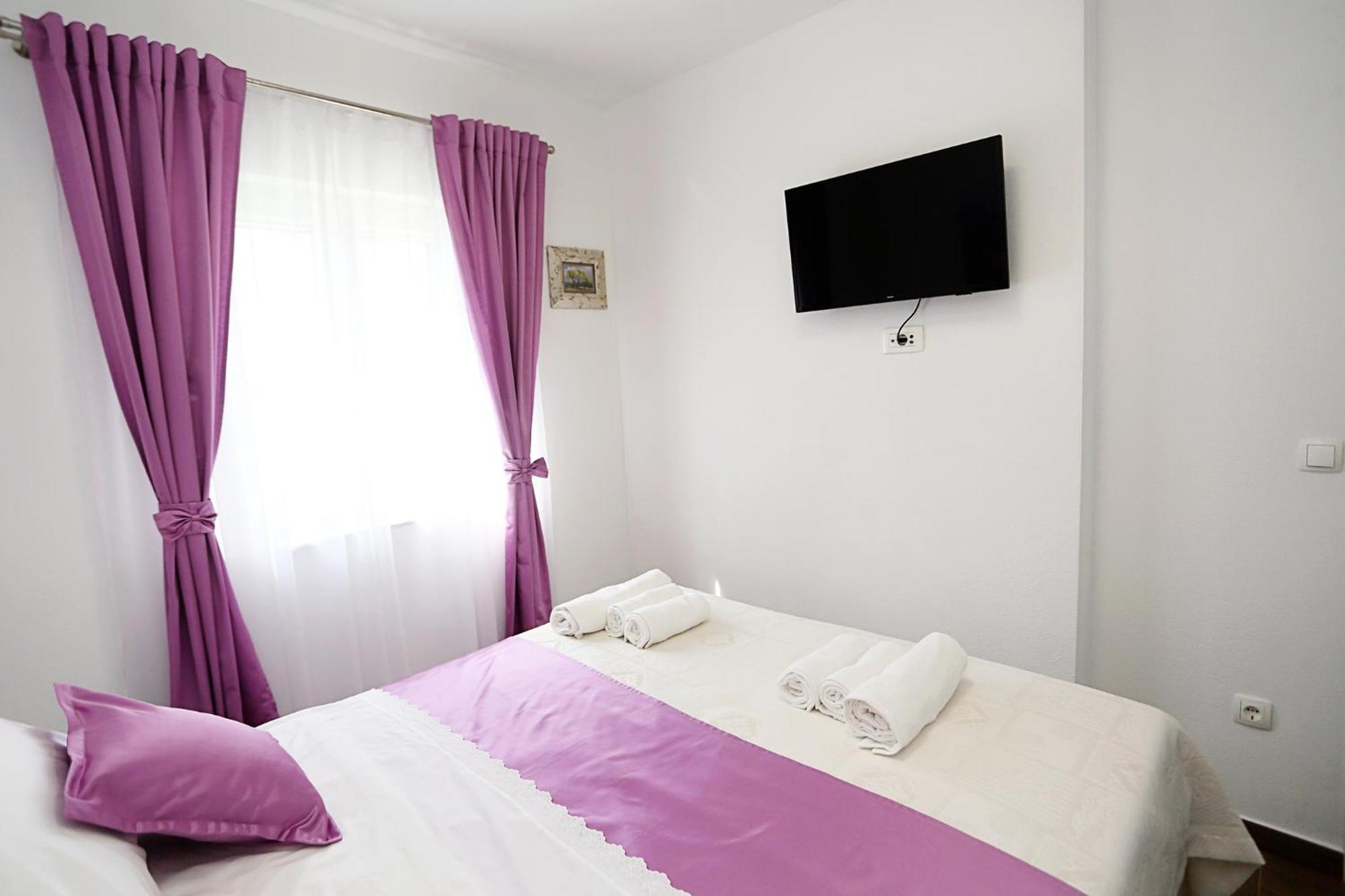 Apartments Romarin Supetar Dış mekan fotoğraf