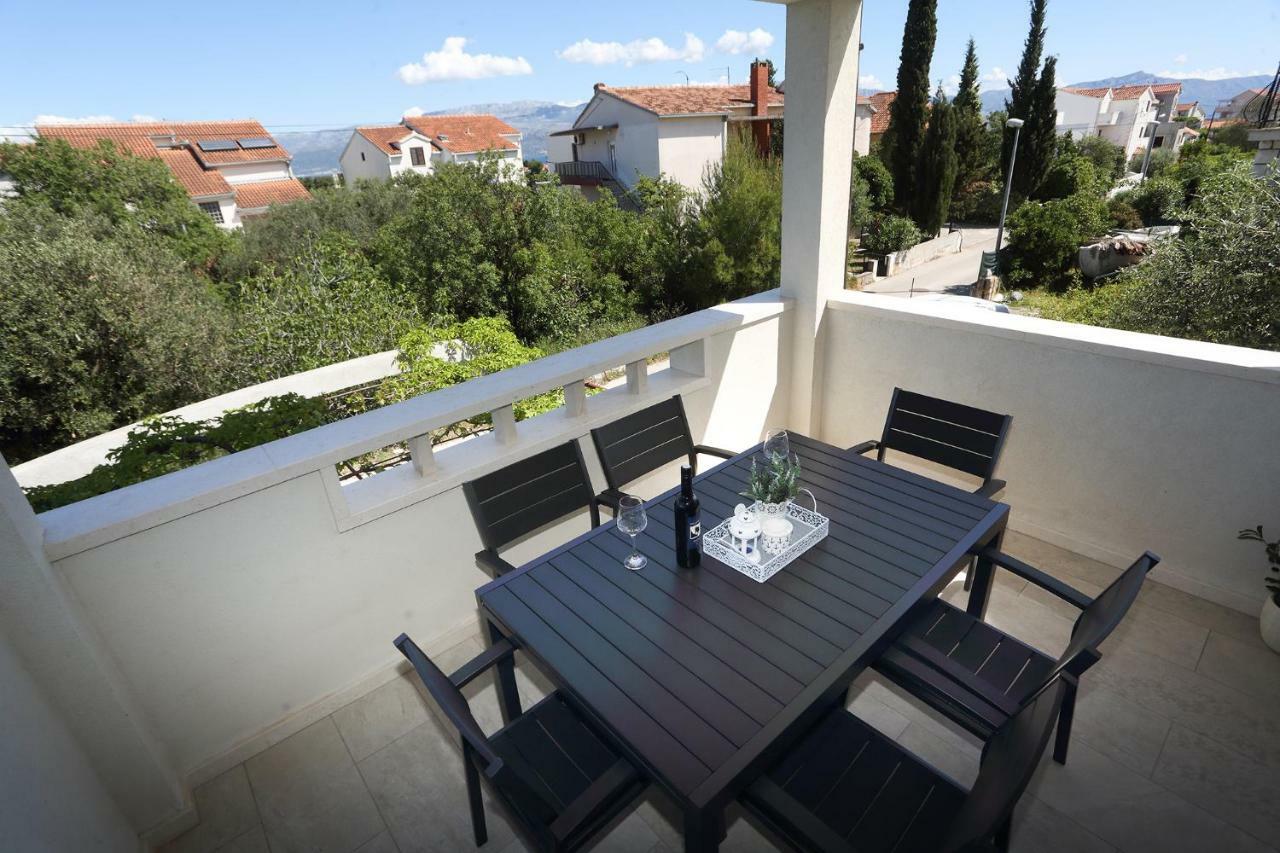 Apartments Romarin Supetar Dış mekan fotoğraf