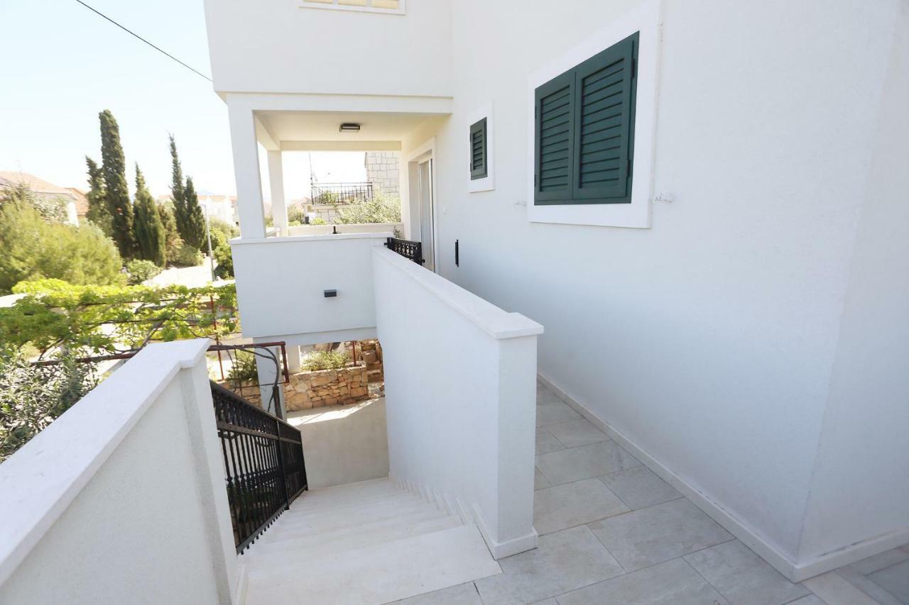 Apartments Romarin Supetar Dış mekan fotoğraf
