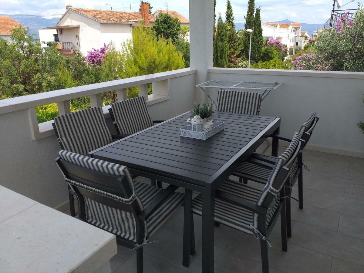 Apartments Romarin Supetar Dış mekan fotoğraf